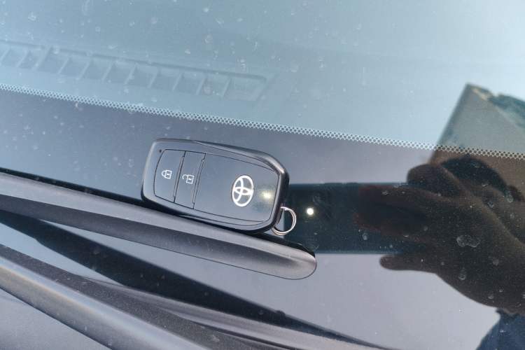 Used Toyota FRONTLANDER 2022 2.0L CVT Luxury Edition Vehicle Key