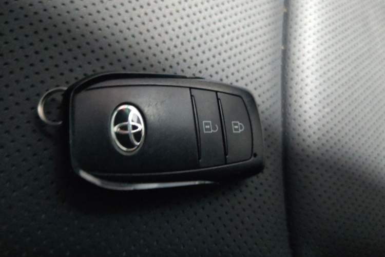 Used Toyota FRONTLANDER 2022 2.0L CVT Luxury Edition Vehicle Key