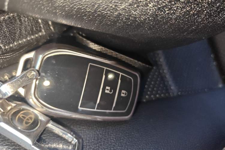 Used Toyota FRONTLANDER 2022 2.0L CVT Leading Edition Vehicle Key