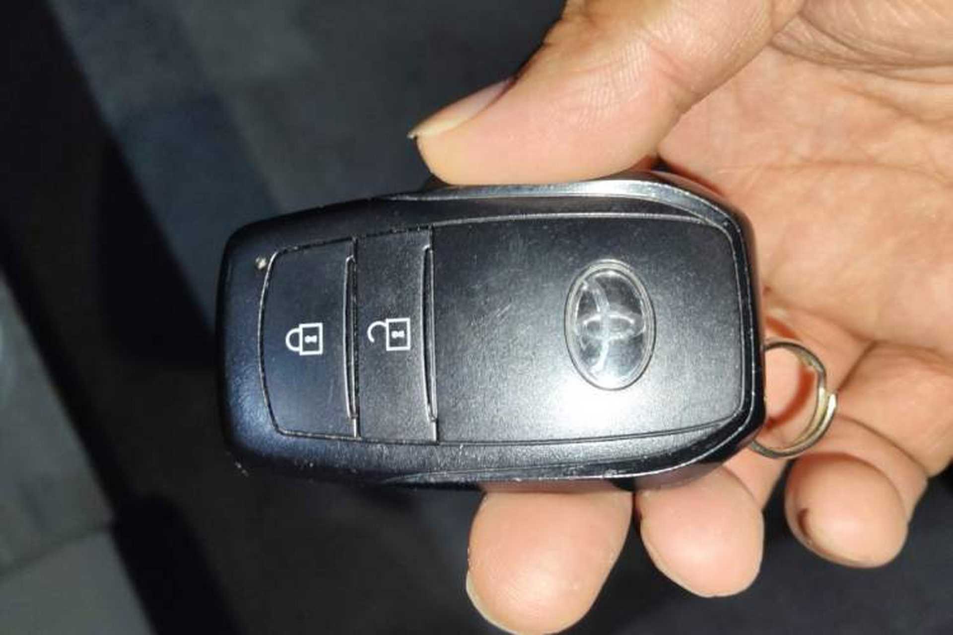 Used Toyota FRONTLANDER 2022 2.0L CVT Luxury Edition Vehicle Key