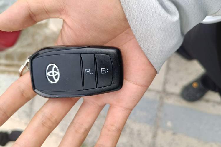Used Toyota FRONTLANDER 2022 2.0L CVT Luxury Edition Vehicle Key