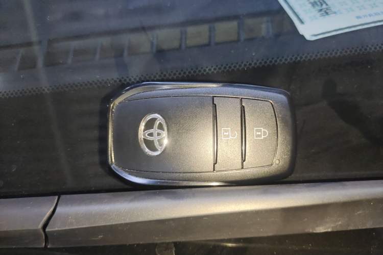 Used Toyota FRONTLANDER 2022 2.0L CVT Luxury Edition Vehicle Key