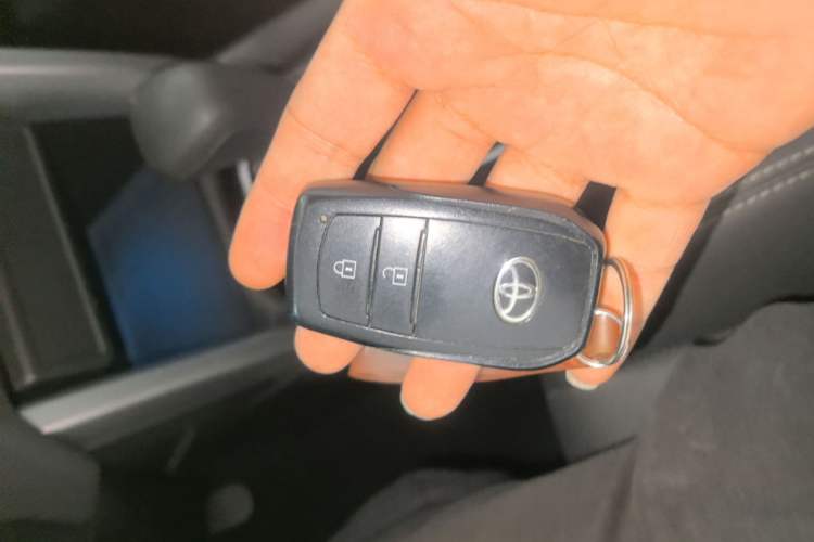 Used Toyota FRONTLANDER 2022 2.0L CVT Luxury Edition Vehicle Key
