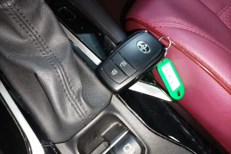 Used Toyota FRONTLANDER 2022 2.0L CVT Luxury Edition Vehicle Key