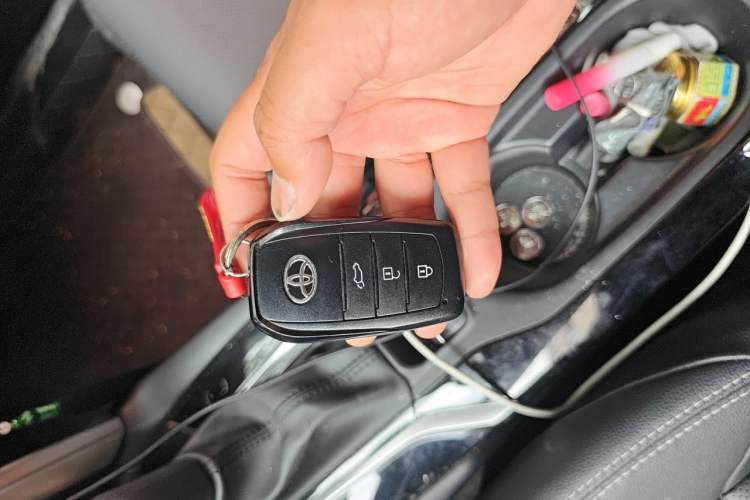 Used Toyota FRONTLANDER 2022 2.0L CVT Luxury PLUS Edition Vehicle Key