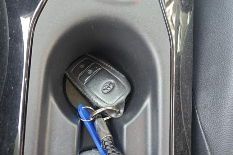 Used Toyota FRONTLANDER 2022 2.0L CVT Luxury Edition Vehicle Key