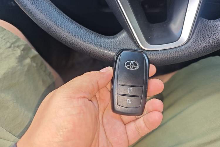 Used Toyota FRONTLANDER 2022 2.0L CVT Leading Edition Vehicle Key