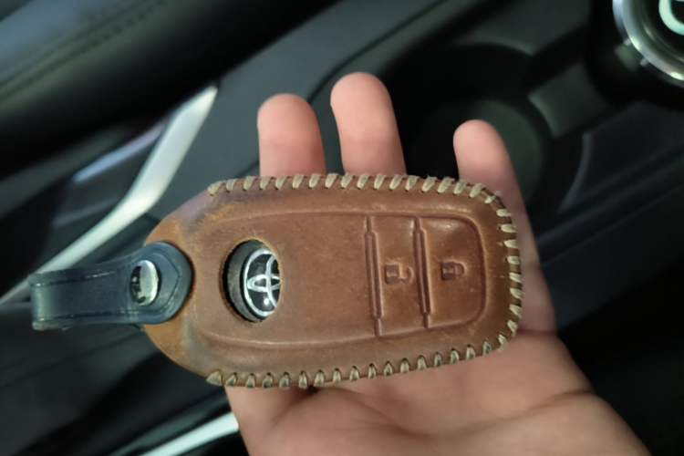 Used Toyota FRONTLANDER 2022 2.0L CVT Leading Edition Vehicle Key