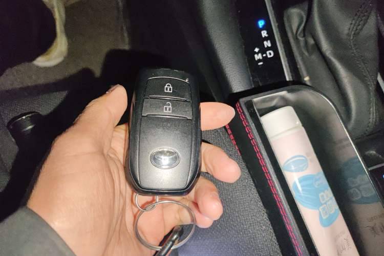 Used Toyota FRONTLANDER 2022 2.0L CVT Leading Edition Vehicle Key