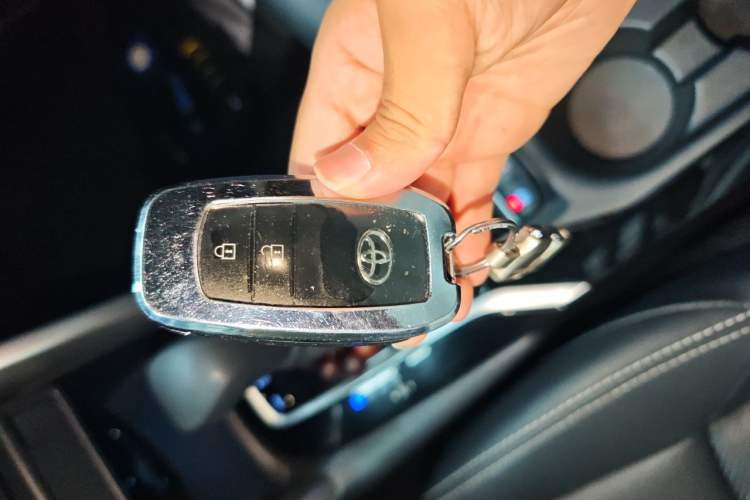Used Toyota FRONTLANDER 2022 2.0L CVT Luxury Edition Vehicle Key