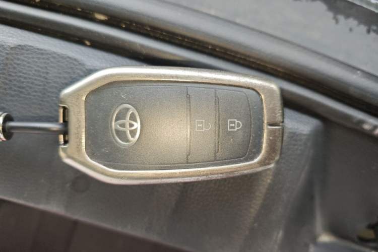 Used Toyota FRONTLANDER 2022 2.0L CVT Luxury Edition Vehicle Key