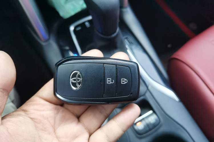 Used Toyota FRONTLANDER 2022 2.0L CVT Leading Edition Vehicle Key