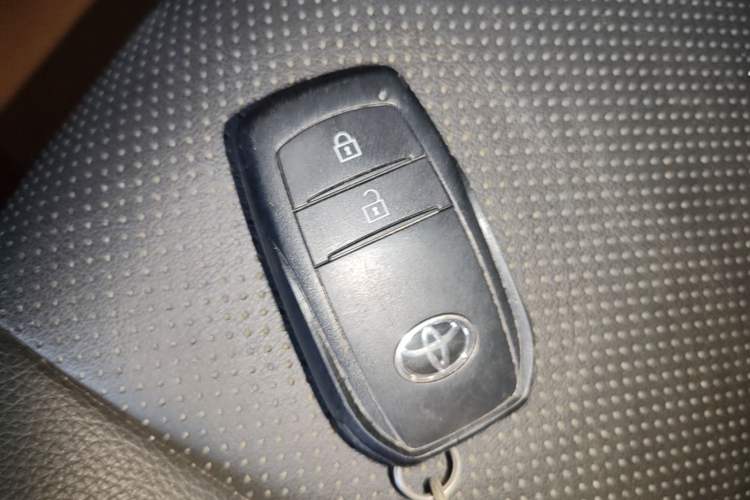 Used Toyota FRONTLANDER 2022 2.0L CVT Luxury Edition Vehicle Key