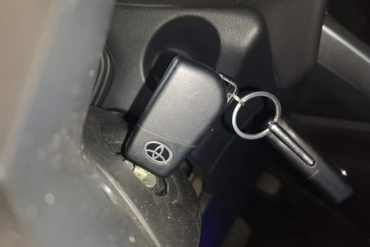 Used Toyota FRONTLANDER 2022 2.0L CVT Elite Edition Vehicle Key