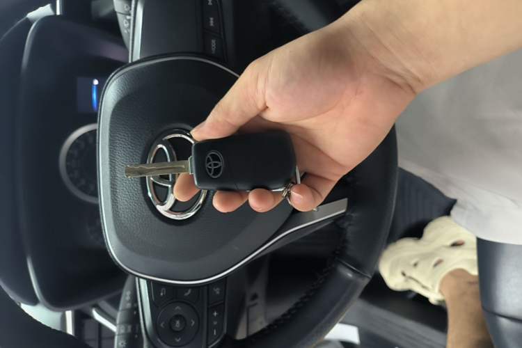 Used Toyota FRONTLANDER 2022 2.0L CVT Elite Edition Vehicle Key