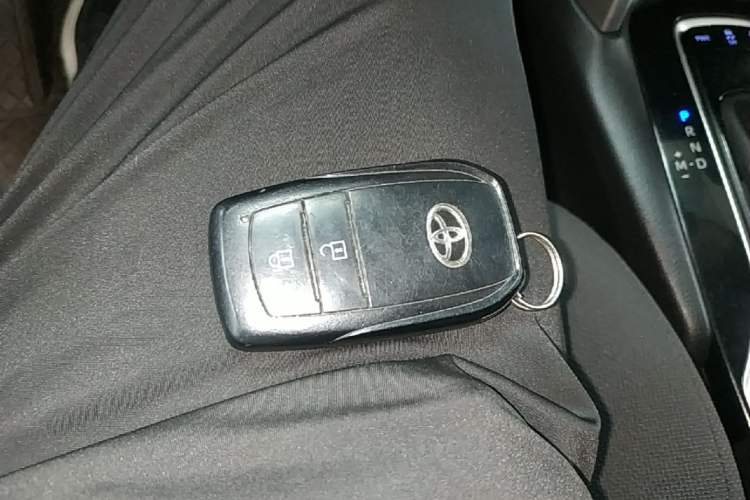 Used Toyota FRONTLANDER 2022 2.0L CVT Leading Edition Vehicle Key