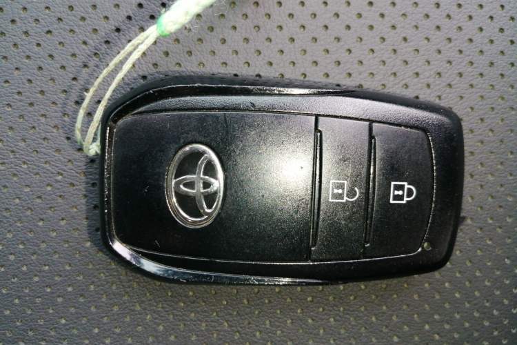 Used Toyota FRONTLANDER 2022 2.0L CVT Luxury Edition Vehicle Key
