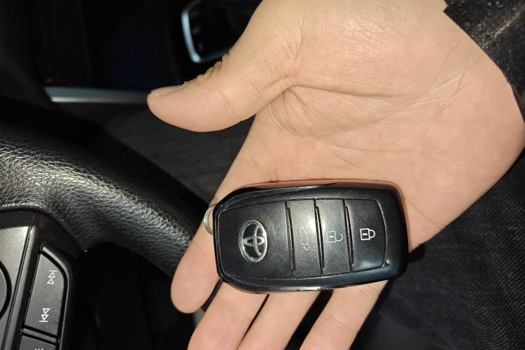 Used Toyota FRONTLANDER 2022 2.0L CVT Luxury PLUS Edition Vehicle Key