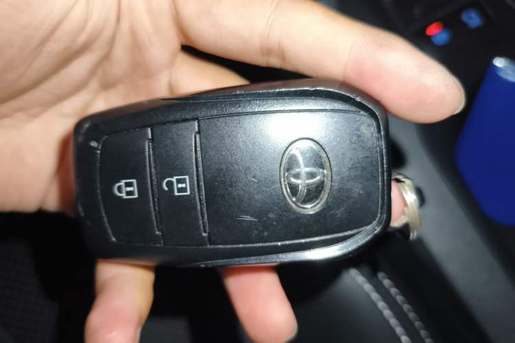 Used Toyota FRONTLANDER 2022 2.0L CVT Leading Edition Vehicle Key