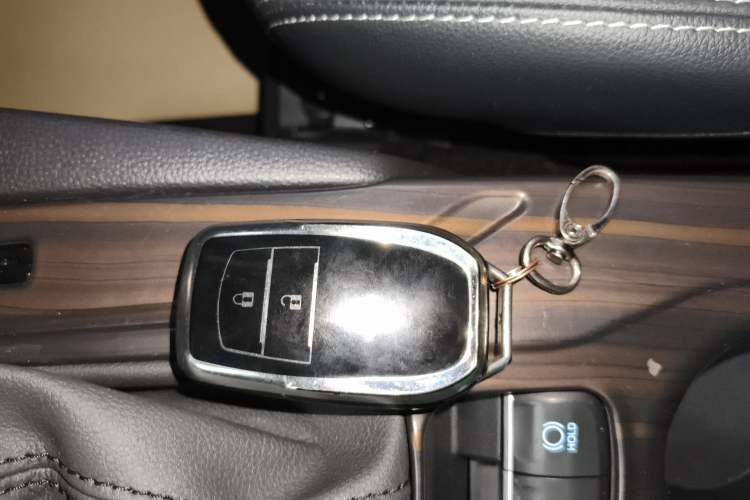 Used Toyota FRONTLANDER 2022 2.0L CVT Luxury Edition Vehicle Key