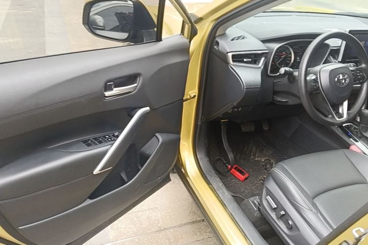 Used Toyota FRONTLANDER 2022 2.0L CVT Luxury Edition Driver Seat