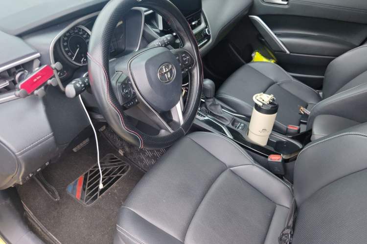 Used Toyota FRONTLANDER 2022 2.0L CVT Luxury PLUS Edition Driver Seat