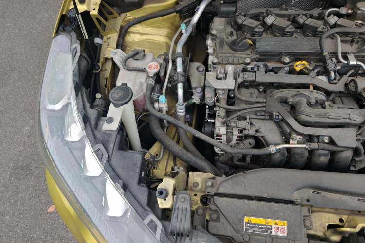 Used Toyota FRONTLANDER 2022 2.0L CVT Luxury PLUS Edition Engine Bay Right