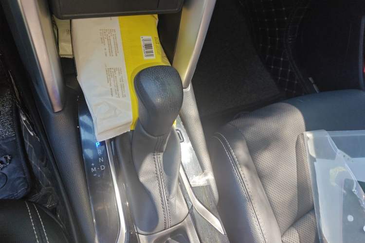 Used Toyota FRONTLANDER 2022 2.0L CVT Luxury Edition Gear Lever