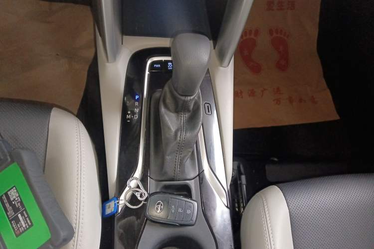 Used Toyota FRONTLANDER 2022 2.0L CVT Luxury PLUS Edition Gear Lever