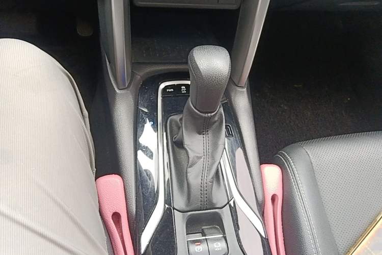 Used Toyota FRONTLANDER 2022 2.0L CVT Luxury Edition Gear Lever