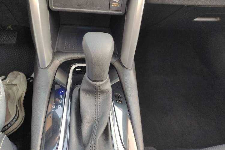 Used Toyota FRONTLANDER 2022 2.0L CVT Luxury PLUS Edition Gear Lever