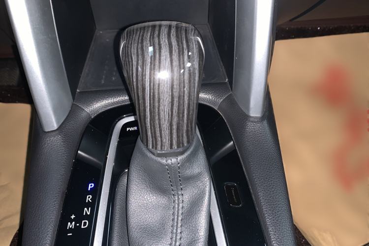 Used Toyota FRONTLANDER 2022 2.0L CVT Luxury PLUS Edition Gear Lever