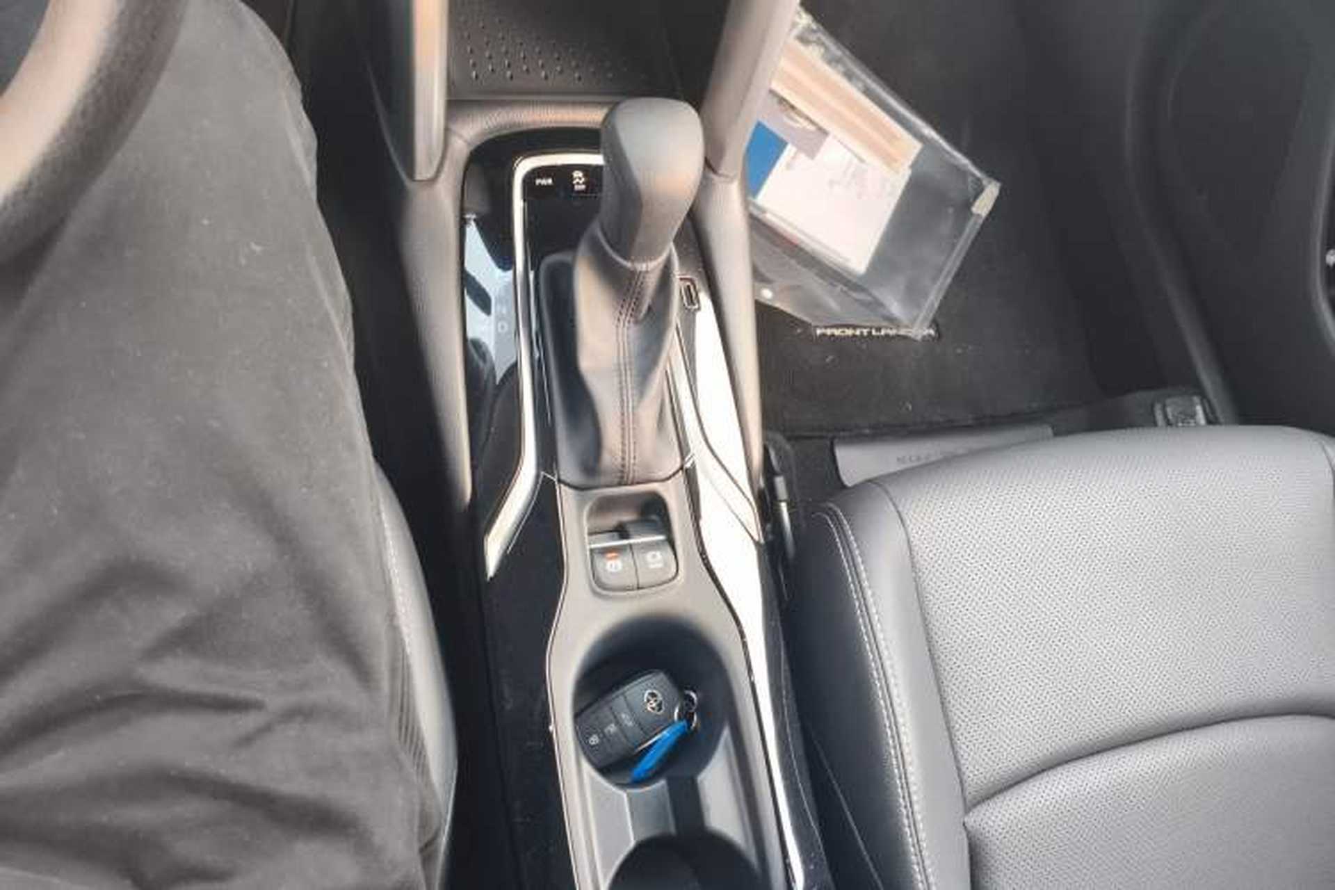 Used Toyota FRONTLANDER 2022 2.0L CVT Luxury PLUS Edition Gear Lever