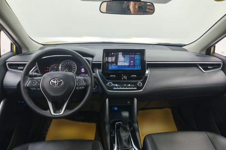 Used Toyota FRONTLANDER 2022 2.0L CVT Luxury PLUS Edition Interior 2
