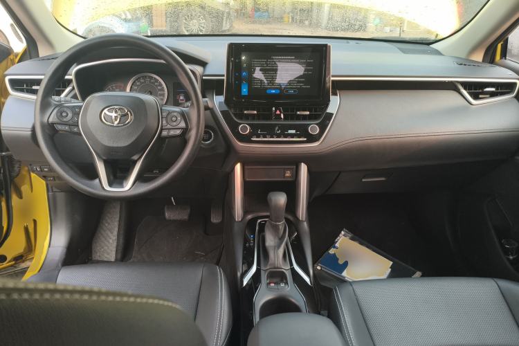 Used Toyota FRONTLANDER 2022 2.0L CVT Luxury PLUS Edition Interior 2