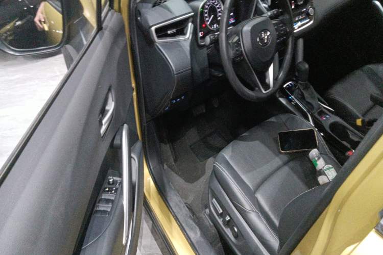 Used Toyota FRONTLANDER 2022 2.0L CVT Luxury PLUS Edition Interior 3