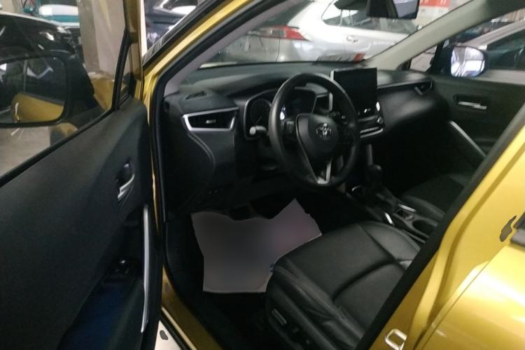 Used Toyota FRONTLANDER 2022 2.0L CVT Luxury PLUS Edition Interior 3