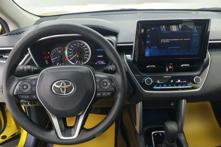 Used Toyota FRONTLANDER 2022 2.0L CVT Luxury PLUS Edition Interior 3