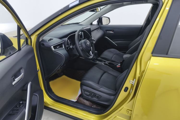 Used Toyota FRONTLANDER 2022 2.0L CVT Luxury PLUS Edition Interior 5