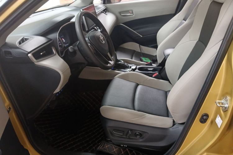 Used Toyota FRONTLANDER 2022 2.0L CVT Luxury PLUS Edition Left Front Seat