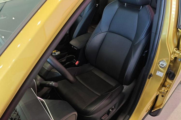 Used Toyota FRONTLANDER 2022 2.0L CVT Luxury PLUS Edition Left Front Seat