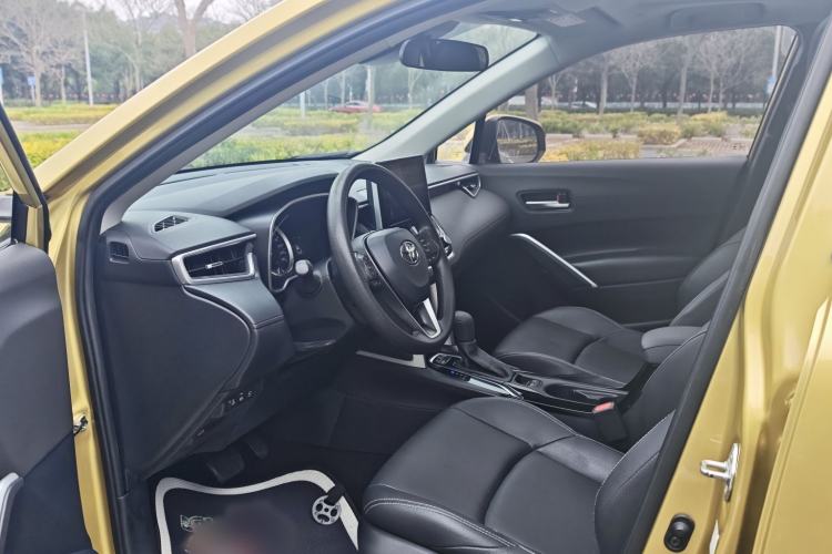 Used Toyota FRONTLANDER 2022 2.0L CVT Luxury PLUS Edition Left Front Seat