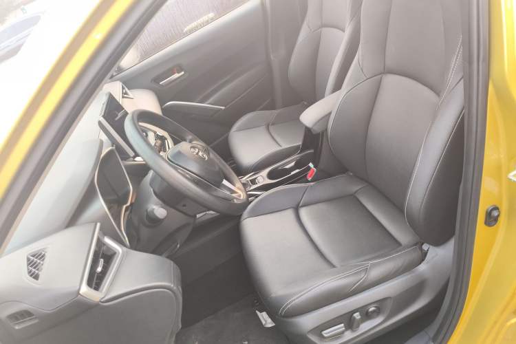 Used Toyota FRONTLANDER 2022 2.0L CVT Luxury PLUS Edition Left Front Seat