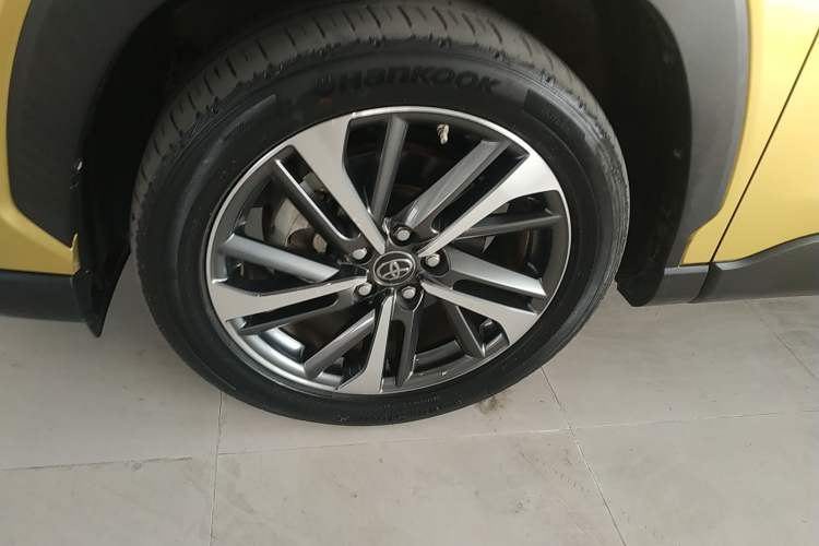 Used Toyota FRONTLANDER 2022 2.0L CVT Luxury PLUS Edition Left Front Wheel Hub