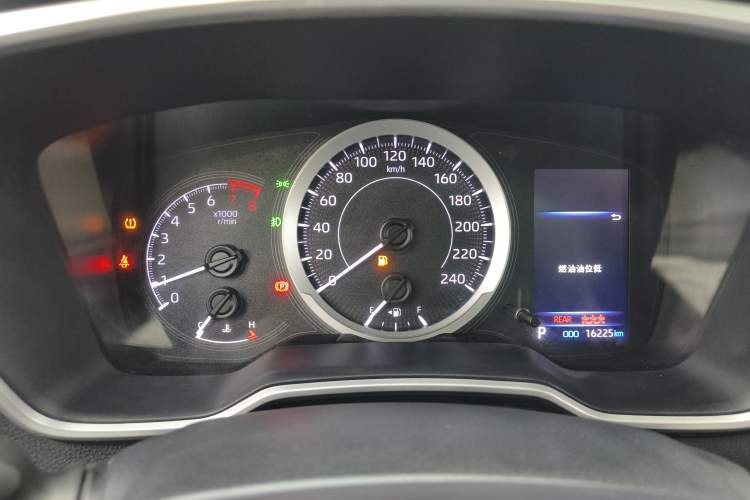 Used Toyota FRONTLANDER 2022 2.0L CVT Luxury PLUS Edition Odometer Close Up