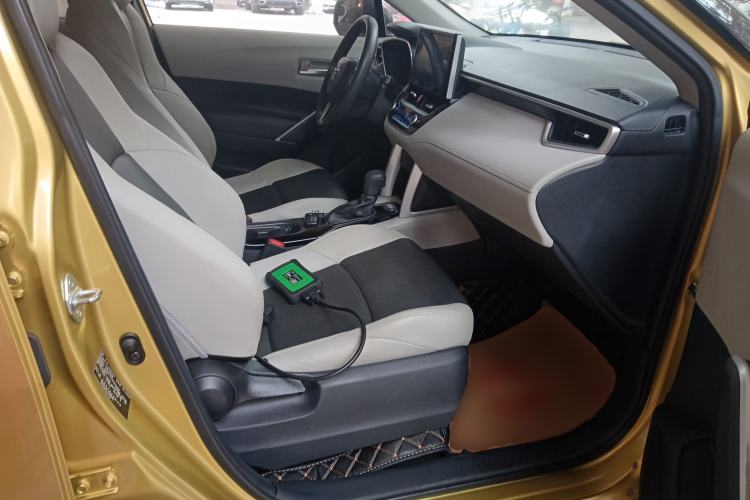 Used Toyota FRONTLANDER 2022 2.0L CVT Luxury PLUS Edition Right Front Seat