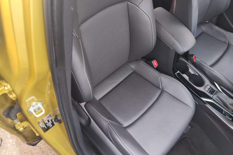 Used Toyota FRONTLANDER 2022 2.0L CVT Luxury PLUS Edition Right Front Seat