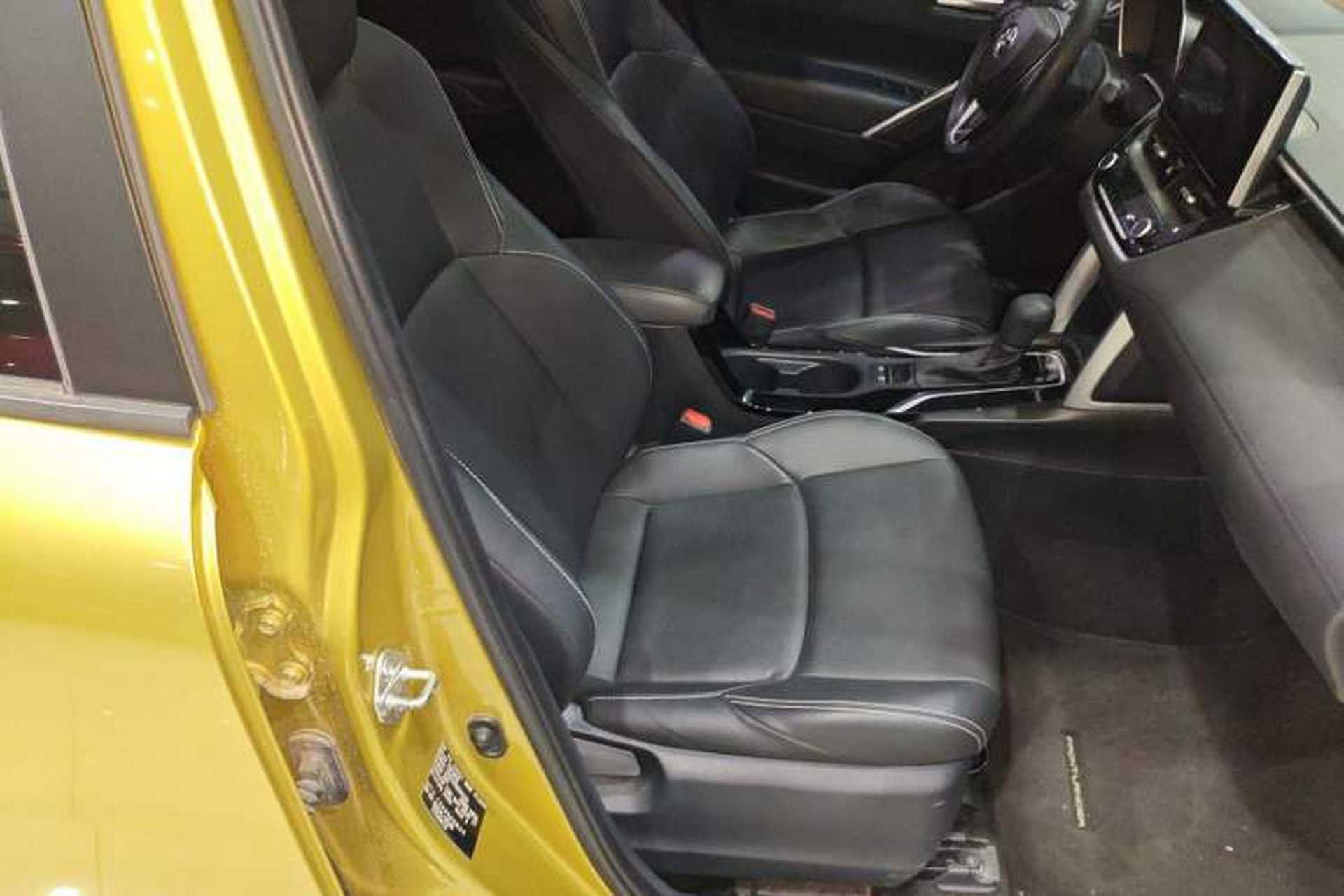 Used Toyota FRONTLANDER 2022 2.0L CVT Luxury PLUS Edition Right Front Seat