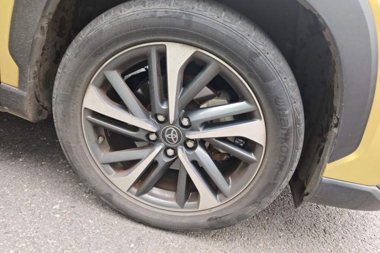 Used Toyota FRONTLANDER 2022 2.0L CVT Luxury PLUS Edition Right Front Wheel Hub