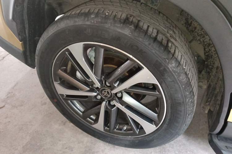 Used Toyota FRONTLANDER 2022 2.0L CVT Luxury PLUS Edition Right Rear Wheel Hub